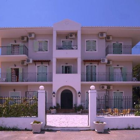 Lola'S Apartments 3 Dassia  Exterior photo